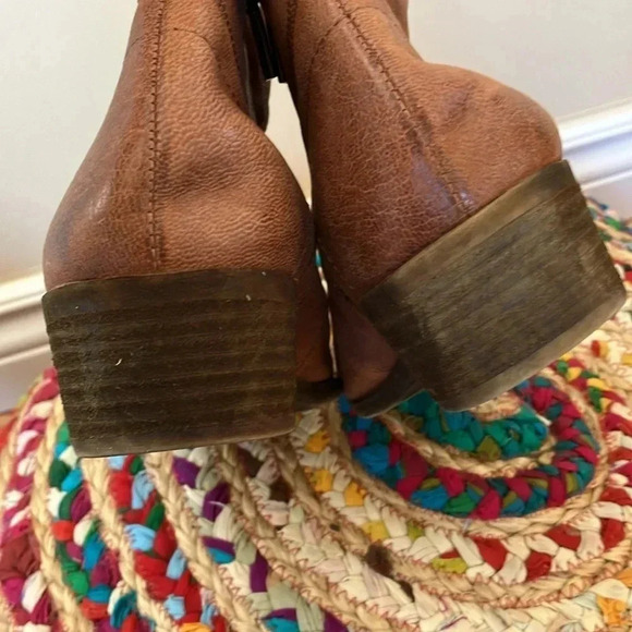 Lucky Brand tan leather  ankle boots - Picture 3 of 5